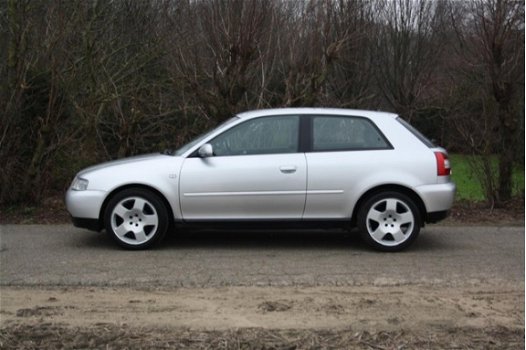 Audi A3 - 1.6 Attraction 3DRS AUTOMAAT/ AIRCO / CRUISE / LMV 16 - 1