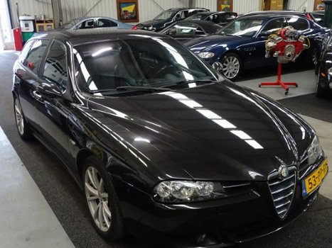 Alfa Romeo 156 Sportwagon - 1.9 JTD Impression Youngtimer Airco Climate control trekhaak Leer - 1