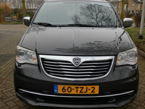 Lancia Voyager - 2.8 Multijet Platinum dealer onderhouden en alle opties zeer mooi - 1