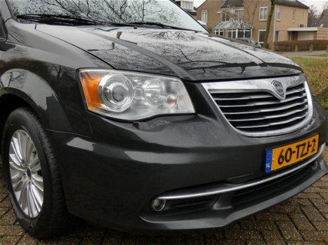 Lancia Voyager - 2.8 Multijet Platinum dealer onderhouden en alle opties zeer mooi - 1