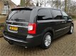 Lancia Voyager - 2.8 Multijet Platinum dealer onderhouden en alle opties zeer mooi - 1 - Thumbnail