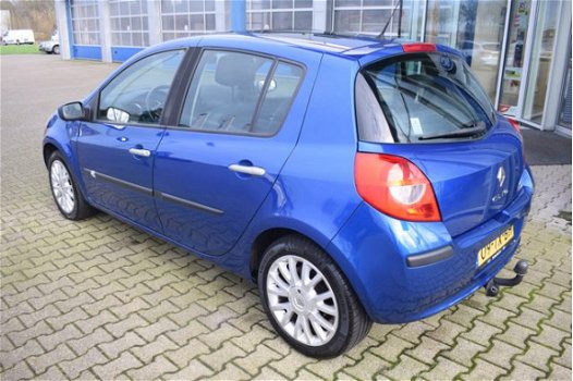 Renault Clio - 2.0-16V 140 PK 5DRS Exception TREKHAAK - 1