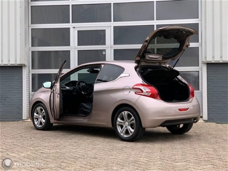 Peugeot 208 - 1.6 VTi Allure - 1