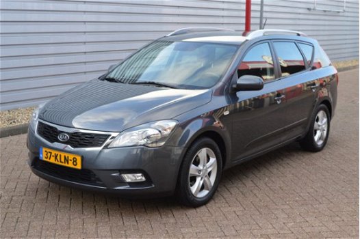 Kia Cee'd - 1.4 CVVT X-ecutive O.a.: Trekhaak, Navi, Roofrails, 16 inch L.m., - 1