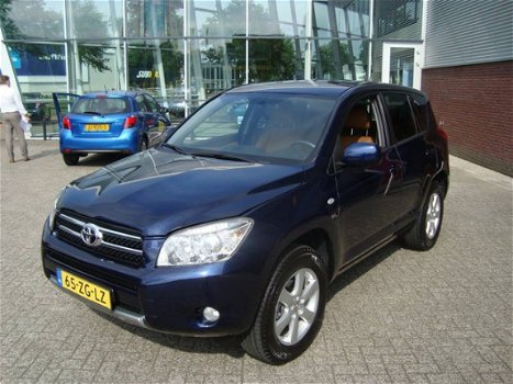 Toyota RAV4 - 2.0 16v VVT-i Executive Leder Navi - 1