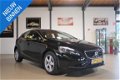 Volvo V40 - 2.0 D3 - 1 - Thumbnail