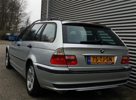BMW 3-serie Touring - 318i Executive AUT 05-2020 Titansilber Metallic - 1
