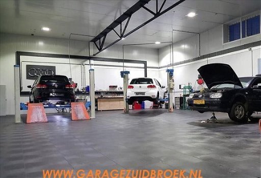 Audi A3 - LET OP VEEL VW GOLF OP VOORRAAD WWW.GARAGEZUIDBROEK.NL - 1