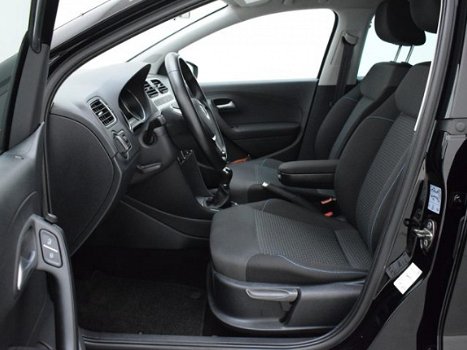 Volkswagen Polo - 1.4 TDI 75pk Business Edition Navigatie + Cruise Control + Parkeersensoren + Mirro - 1