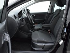 Volkswagen Polo - 1.4 TDI 75pk Business Edition Navigatie + Cruise Control + Parkeersensoren + Mirro