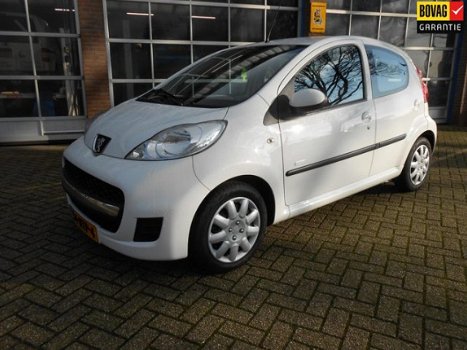 Peugeot 107 - 1.0-12V Millesim 200 - 1