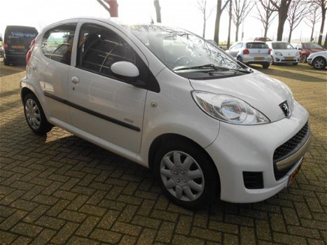 Peugeot 107 - 1.0-12V Millesim 200 - 1