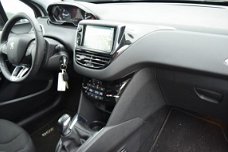 Peugeot 208 - 1.2 VTi Allure | Navigatie | Set winterbanden | Cruise control | Climate control