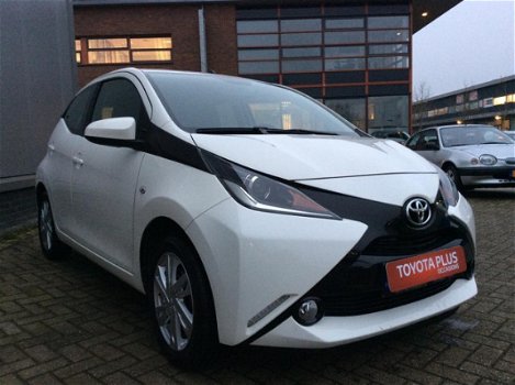 Toyota Aygo - 1.0 VVT-i 69pk 5D, automaat, x-play - 1