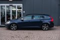 Volvo V60 - 3.0 T6 AWD Summum / Automaat / Parkeersensoren / Klimaat + Adaptive Cruise control - 1 - Thumbnail