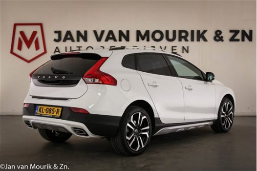 Volvo V40 Cross Country - 2.0 D2 Kinetic | LED | CLIMA | CRUISE | NAVI | PDC | CAM | VOORRUITVERW - 1