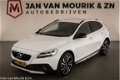 Volvo V40 Cross Country - 2.0 D2 Kinetic | LED | CLIMA | CRUISE | NAVI | PDC | CAM | VOORRUITVERW - 1 - Thumbnail