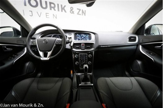 Volvo V40 Cross Country - 2.0 D2 Kinetic | LED | CLIMA | CRUISE | NAVI | PDC | CAM | VOORRUITVERW - 1