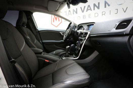 Volvo V40 Cross Country - 2.0 D2 Kinetic | LED | CLIMA | CRUISE | NAVI | PDC | CAM | VOORRUITVERW - 1