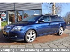 Toyota Avensis Wagon - 2.2 D-4D Executive Business | Leder | Stoelverwarming | Cruise control |