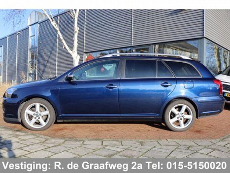 Toyota Avensis Wagon - 2.2 D-4D Executive Business | Leder | Stoelverwarming | Cruise control | - 1