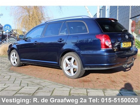 Toyota Avensis Wagon - 2.2 D-4D Executive Business | Leder | Stoelverwarming | Cruise control | - 1