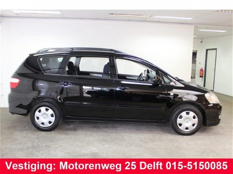 Toyota Avensis Verso - 2.0i Linea Luna 7 zits 100% dealer onderhouden - 1