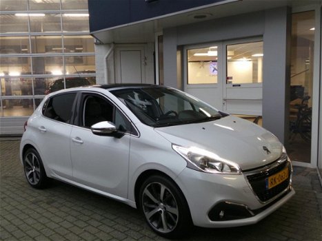 Peugeot 208 - 1.2 Puretech 110pk 5D EAT6 Allure BOMVOLLE AUTO - 1