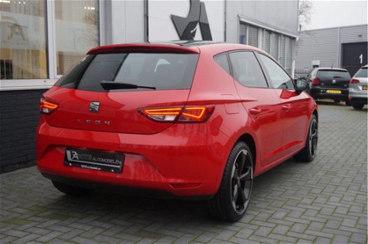 Seat Leon - 1.2 TSI Style LED|Media|Cruis|PDC Rood - 1