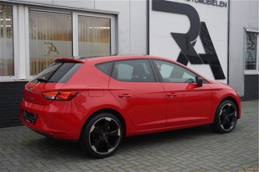 Seat Leon - 1.2 TSI Style LED|Media|Cruis|PDC Rood - 1