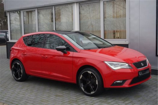 Seat Leon - 1.2 TSI Style LED|Media|Cruis|PDC Rood - 1