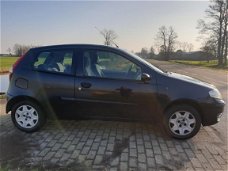 Fiat Punto - 1.4-16V Dynamic nieuwe apk 03-2021