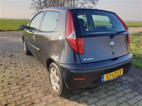 Fiat Punto - 1.4-16V Dynamic nieuwe apk 03-2021 - 1