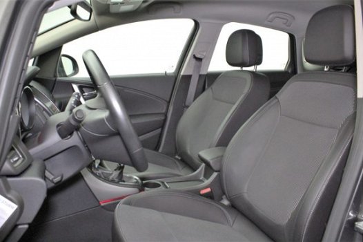 Opel Astra - 1.4 Turbo 141pk Cosmo Executive | Navigatie | Trekhaak | Park. Sensoren | Cruise & Clim - 1