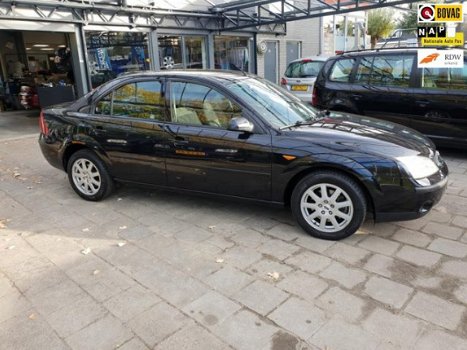 Ford Mondeo - 2.0-16V Ghia Automaat - 1