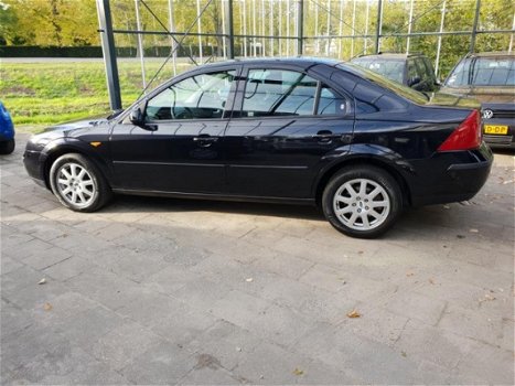 Ford Mondeo - 2.0-16V Ghia Automaat - 1