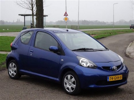 Toyota Aygo - 1.0-12V + * Stuurbekrachtiging * Nw-Type * SALE - 1