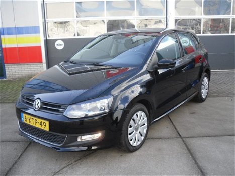 Volkswagen Polo - 1.4-16V HIGHLINE - 1