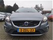 Volvo V40 - 2.0 D4 R-Design Business *XENON+LEDER+NAVI+PDC+ECC+CRUISE - 1 - Thumbnail