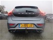 Volvo V40 - 2.0 D4 R-Design Business *XENON+LEDER+NAVI+PDC+ECC+CRUISE - 1 - Thumbnail