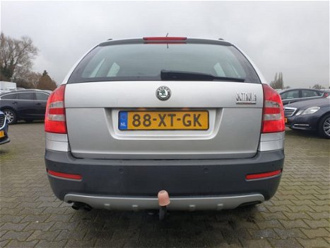 Skoda Octavia Combi - 2.0 TDI Scout 4X4 *PDC+AIRCO+CRUISE - 1