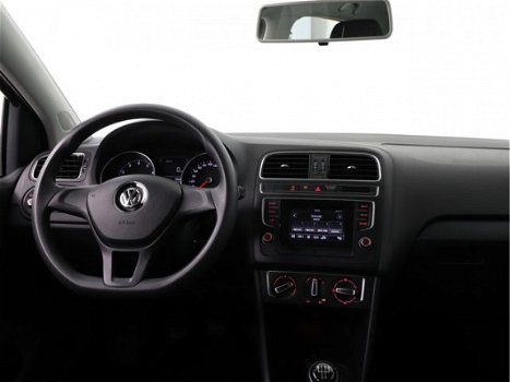 Volkswagen Polo - 1.2 90pk TSI Comfortline | Trekhaak | MF Stuurwiel | Airco | Radio | Stuur verstel - 1