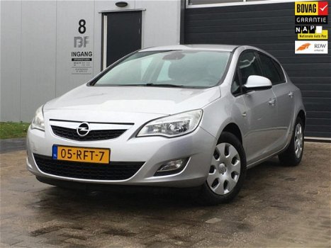 Opel Astra - 1.4 Edition Z.G.A.N. BANDEN EN REMBLOKKEN V+A - 1