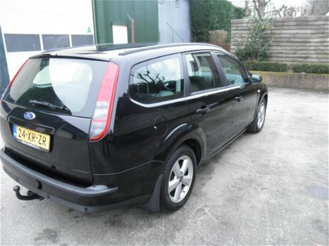 Ford Focus Wagon - 1.8-16V Ambiente Flexifuel Airco, Cruise control, Navigatie - 1