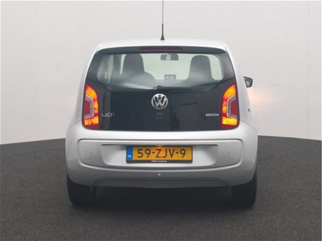 Volkswagen Up! - 1.0 60pk Move up NAP, navigatie, airco, parkeersensoren, cruise control - 1