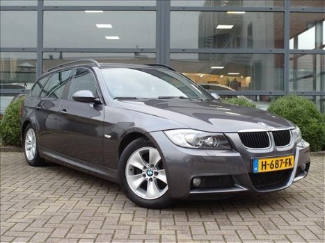 BMW 3-serie Touring - 318i Business Line * M-Pakket * Zwarte hemel * Bluetooth * Sportstoelen * Xeno - 1