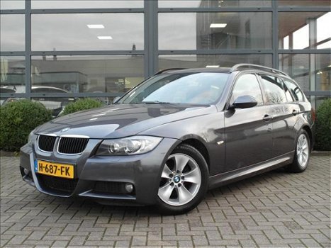 BMW 3-serie Touring - 318i Business Line * M-Pakket * Zwarte hemel * Bluetooth * Sportstoelen * Xeno - 1