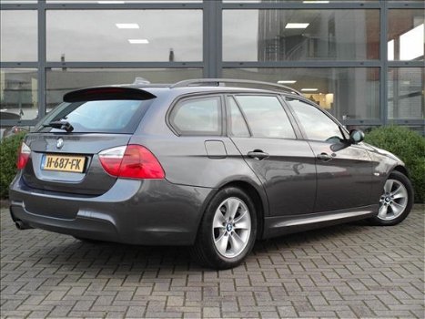 BMW 3-serie Touring - 318i Business Line * M-Pakket * Zwarte hemel * Bluetooth * Sportstoelen * Xeno - 1