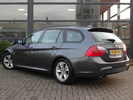 BMW 3-serie Touring - 318i Business Line * M-Pakket * Zwarte hemel * Bluetooth * Sportstoelen * Xeno - 1