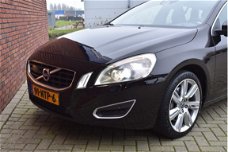 Volvo V60 - 2.0T 203PK Momentum | Driver Support Line | Trekhaak |